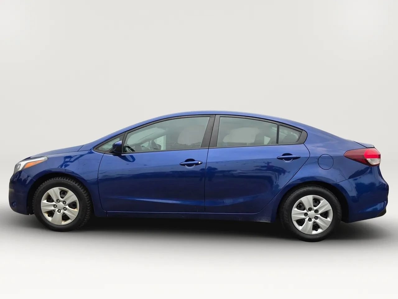 Used 2017 Kia Forte LX w/ LX Popular Package FWD image 3