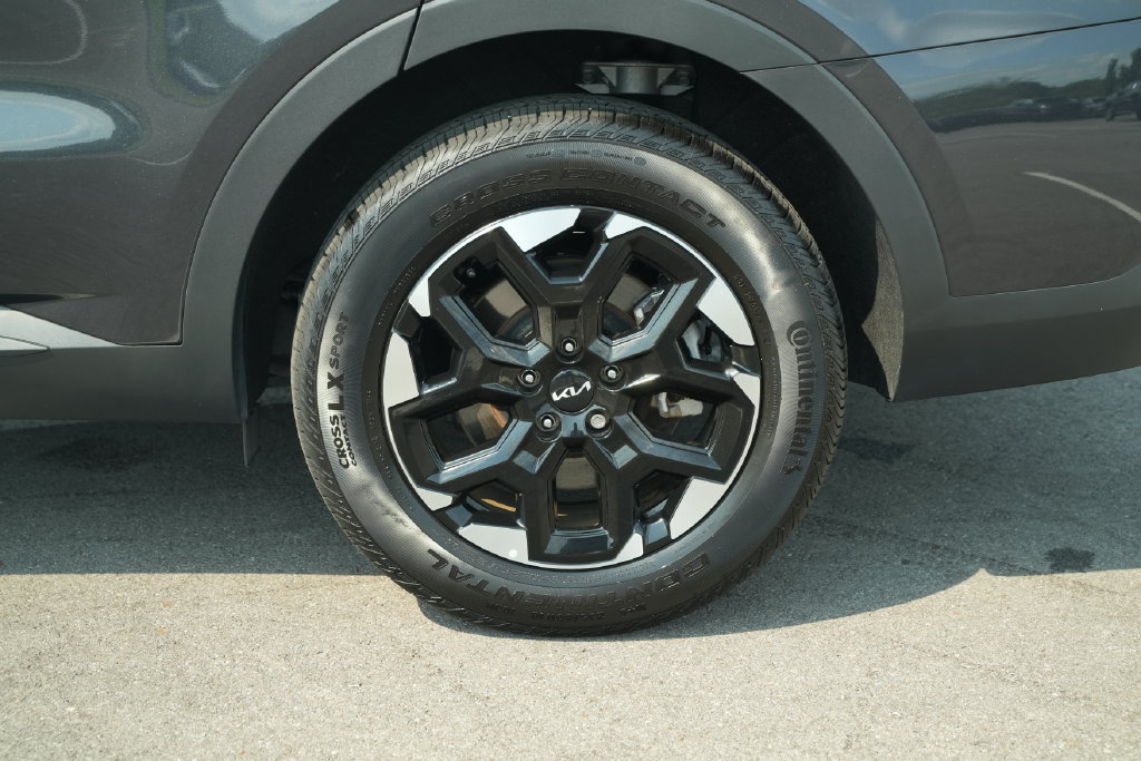 Used 2025 Kia Sorento S w/ Panoramic Sunroof Package FWD image 48