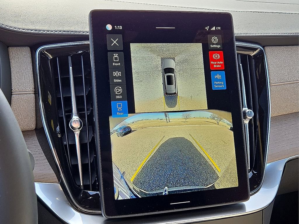 New 2026 Volvo XC90 B6 Plus w/ Protection Package Premier image 26