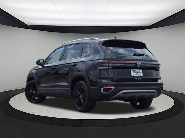 New 2025 Volkswagen Taos SE image 5