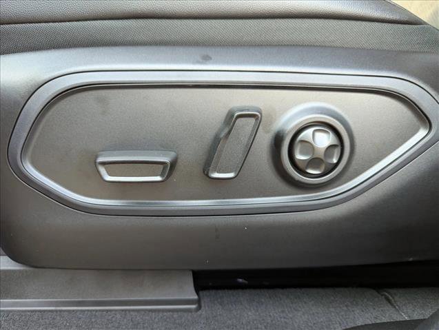 New 2025 Jeep Grand Cherokee Altitude image 11