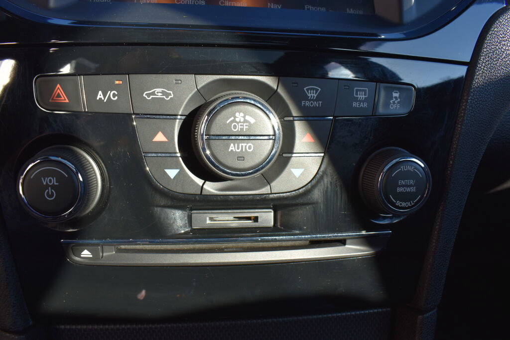 Used 2013 Chrysler 300 S RWD image 12