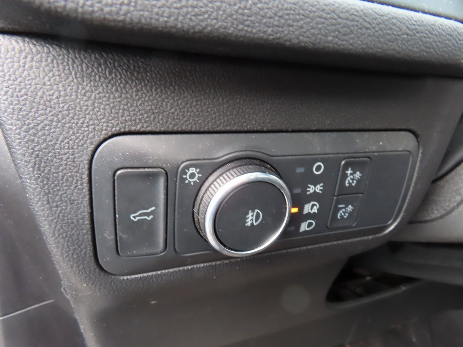 Certified 2022 Ford Escape Titanium w/ Class II Trailer Tow Package image 15