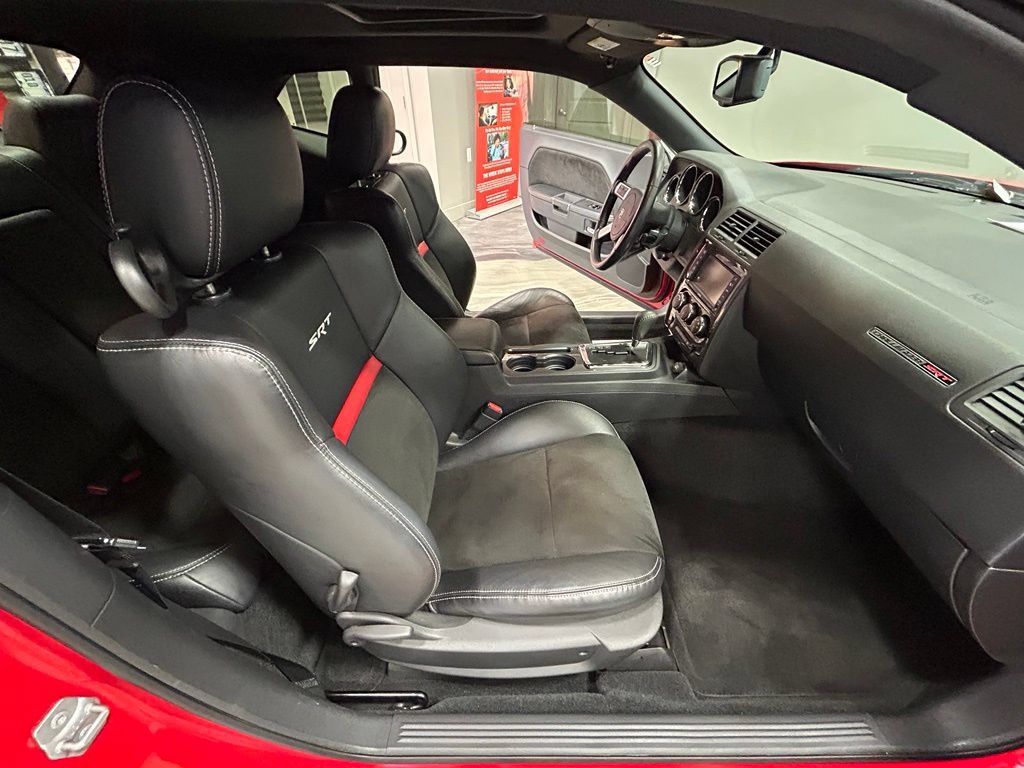 Used 2009 Dodge Challenger SRT8 RWD image 37