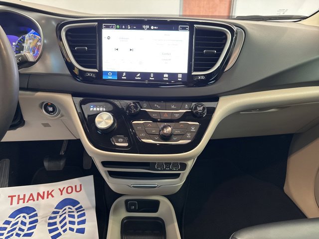 Used 2023 Chrysler Pacifica Touring-L FWD image 29