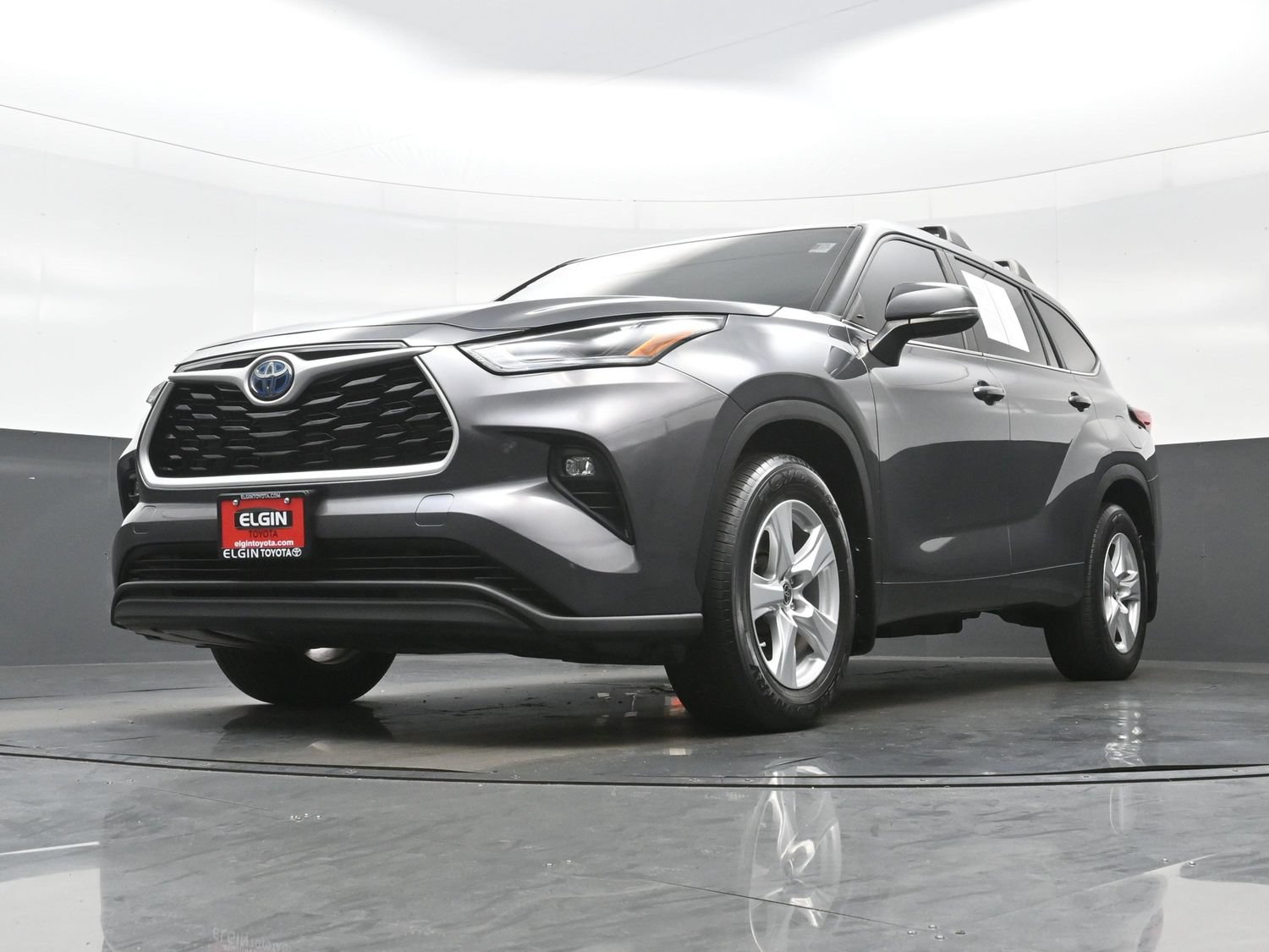 Used 2023 Toyota Highlander LE AWD/4WD image 28