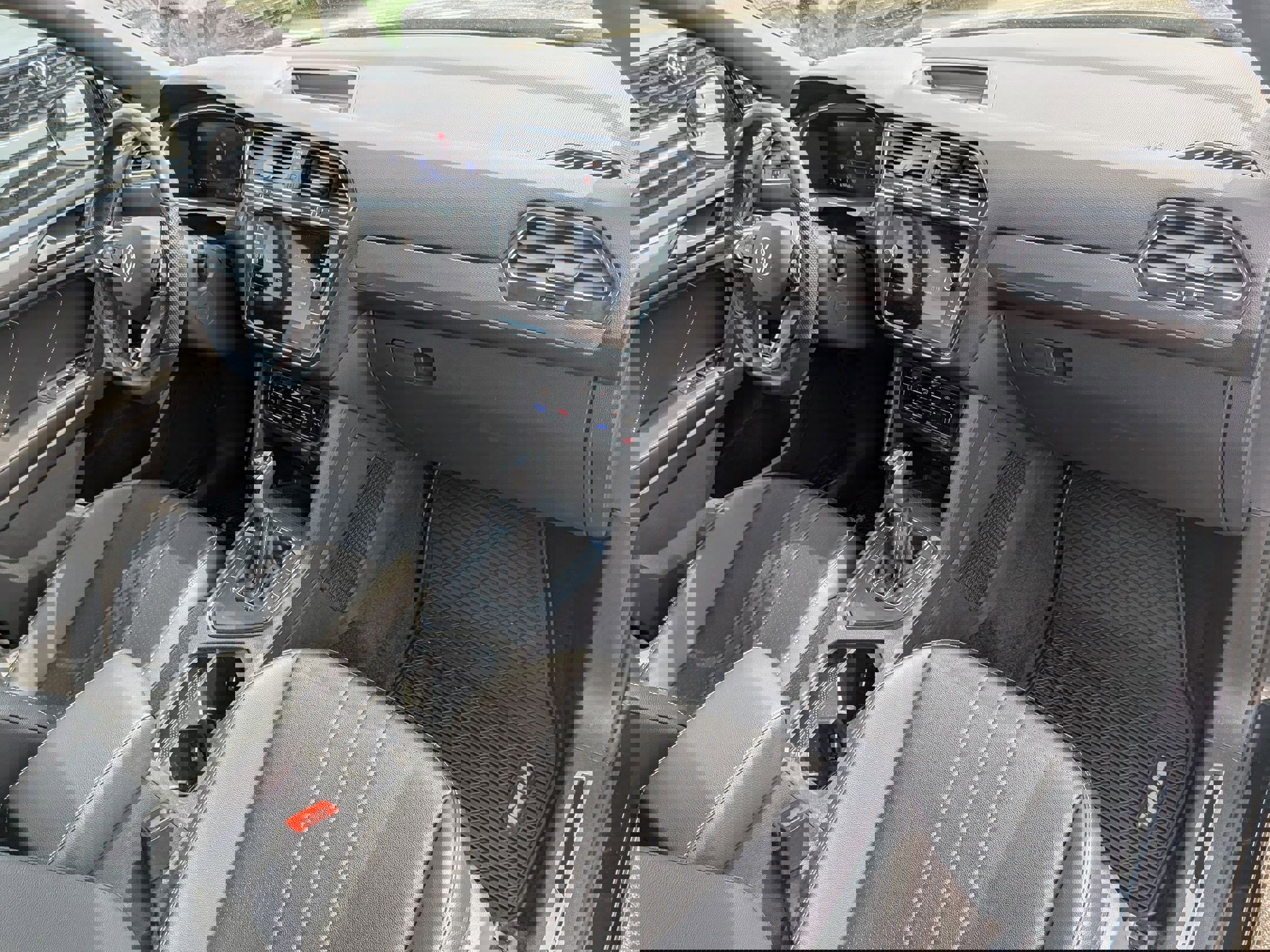 Used 2024 Volkswagen Tiguan SE R-Line image 36