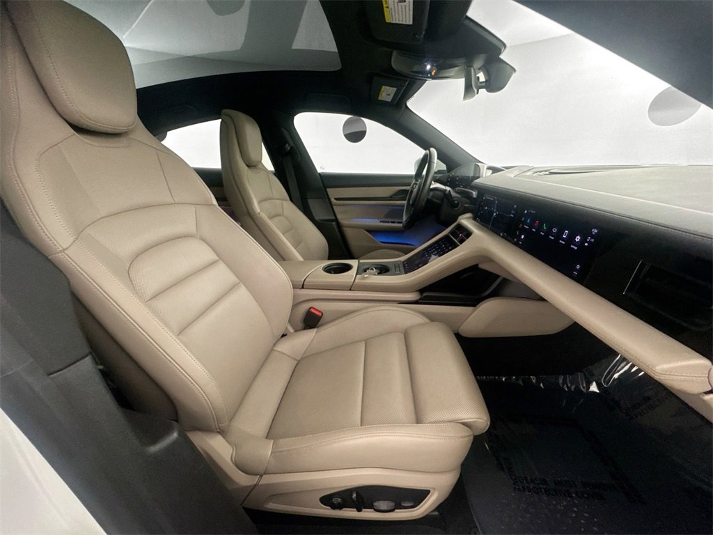 Used 2020 Porsche Taycan 4S image 28