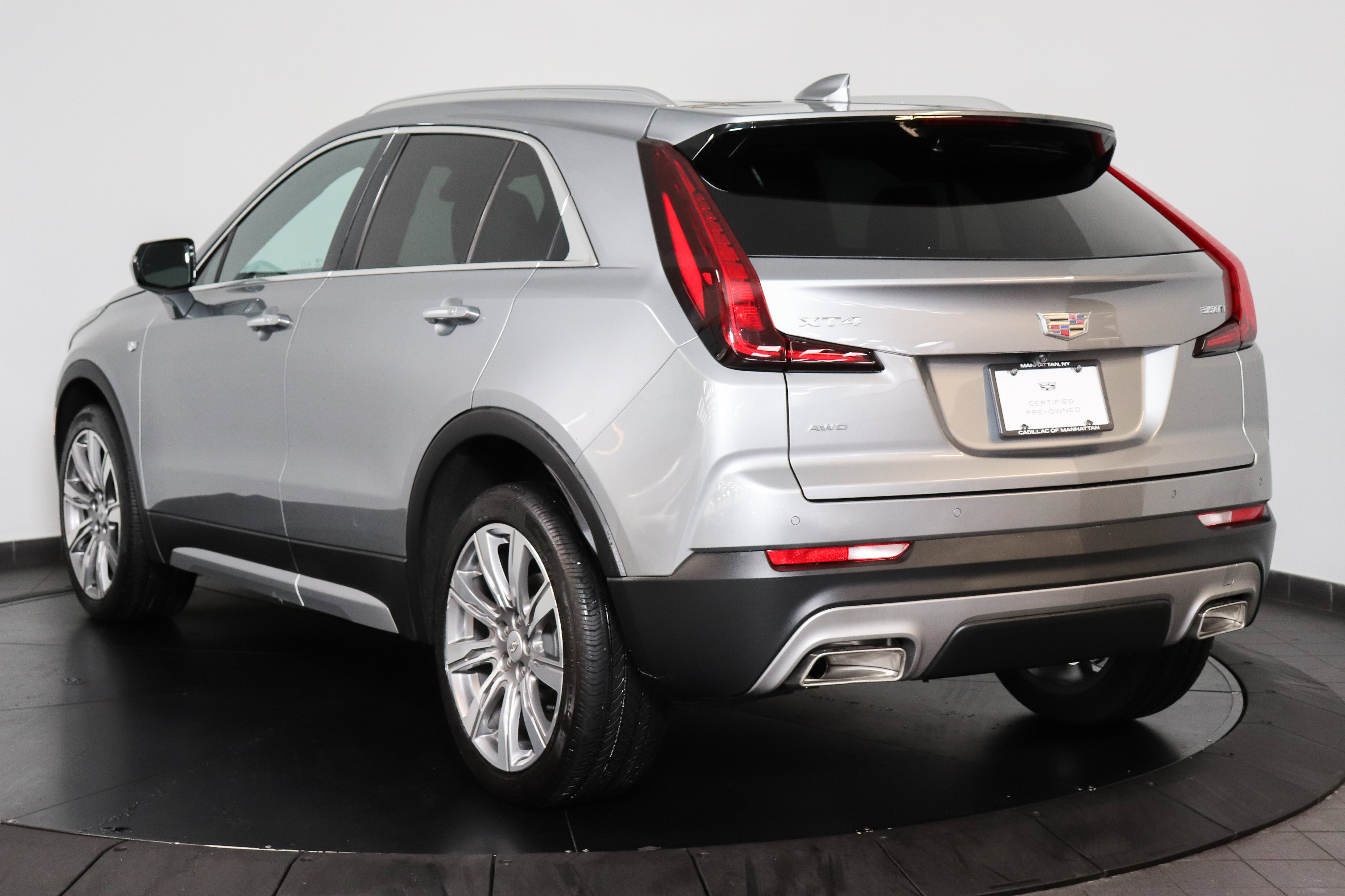 Used 2023 Cadillac XT4 Premium Luxury AWD/4WD image 4