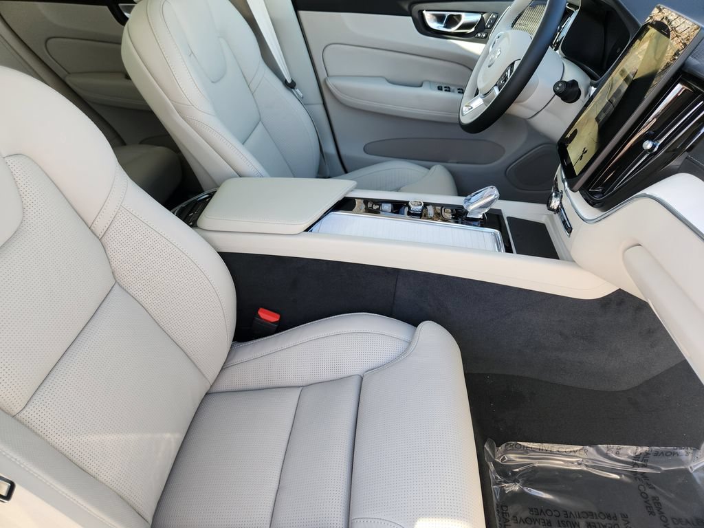 New 2026 Volvo XC60 B5 Ultra w/ Protection Package Premier AWD/4WD image 5