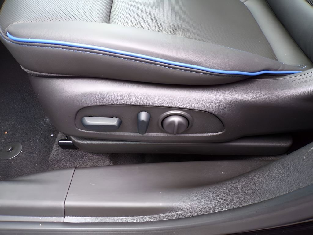 Used 2025 Buick Encore GX Sport Touring w/ Comfort Package image 16