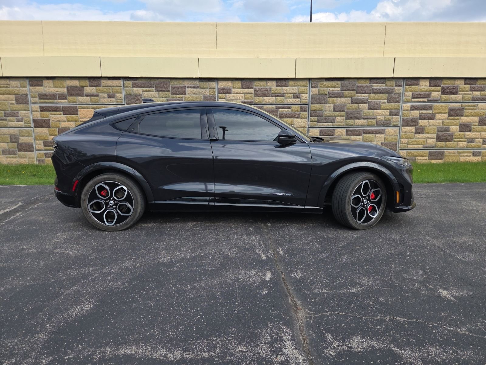 Used 2021 Ford Mustang Mach-E GT image 2