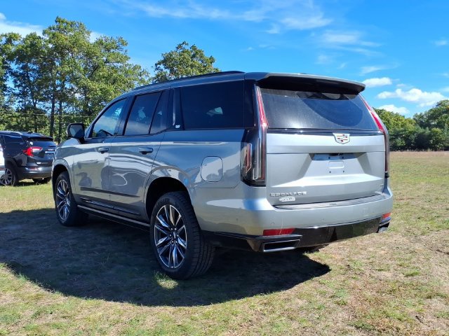 Used 2023 Cadillac Escalade Sport w/ Touring Package AWD/4WD image 3