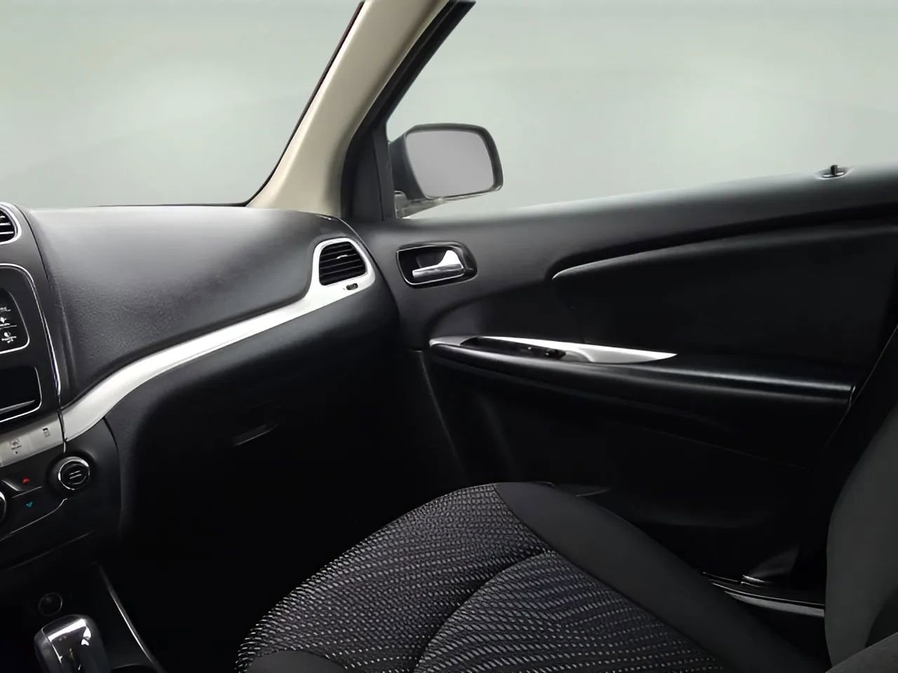 Used 2018 Dodge Journey SE image 16