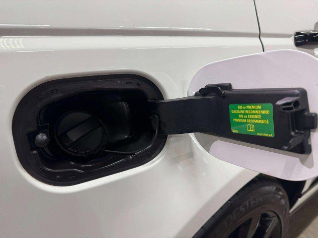 Used 2015 Land Rover Range Rover Supercharged image 13