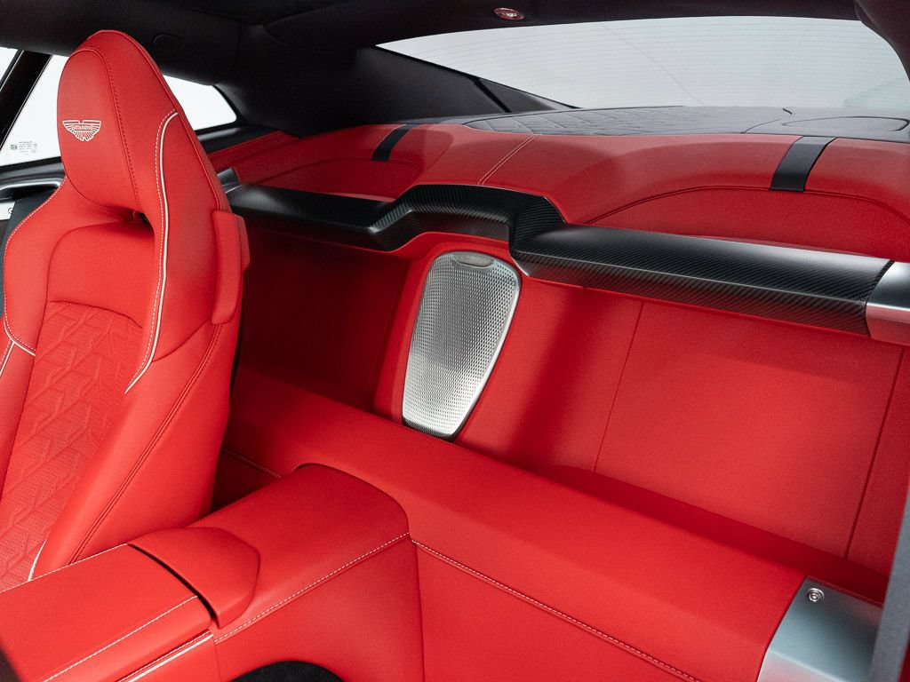 Used 2025 Aston Martin Vanquish RWD image 20
