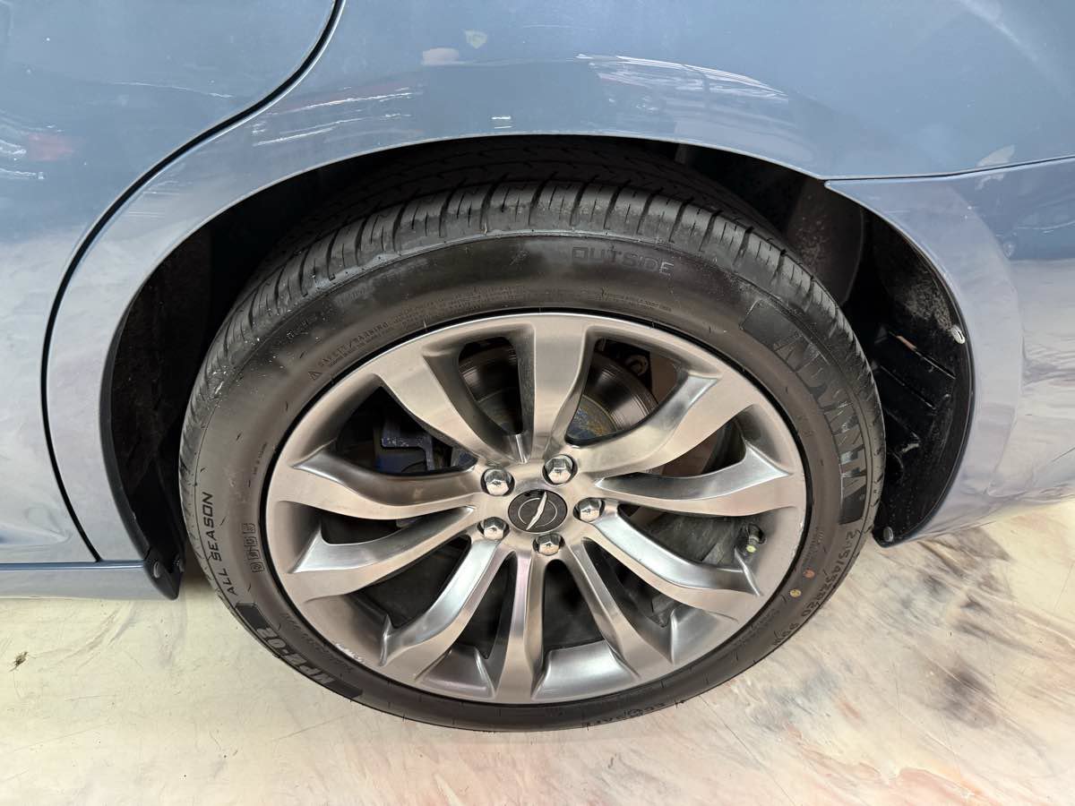 Used 2014 Chrysler 300 S w/ Luxury Group RWD image 33