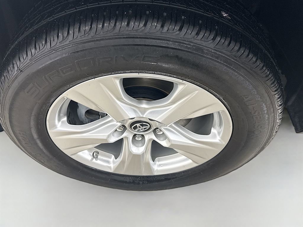 Certified 2021 Toyota RAV4 LE image 30