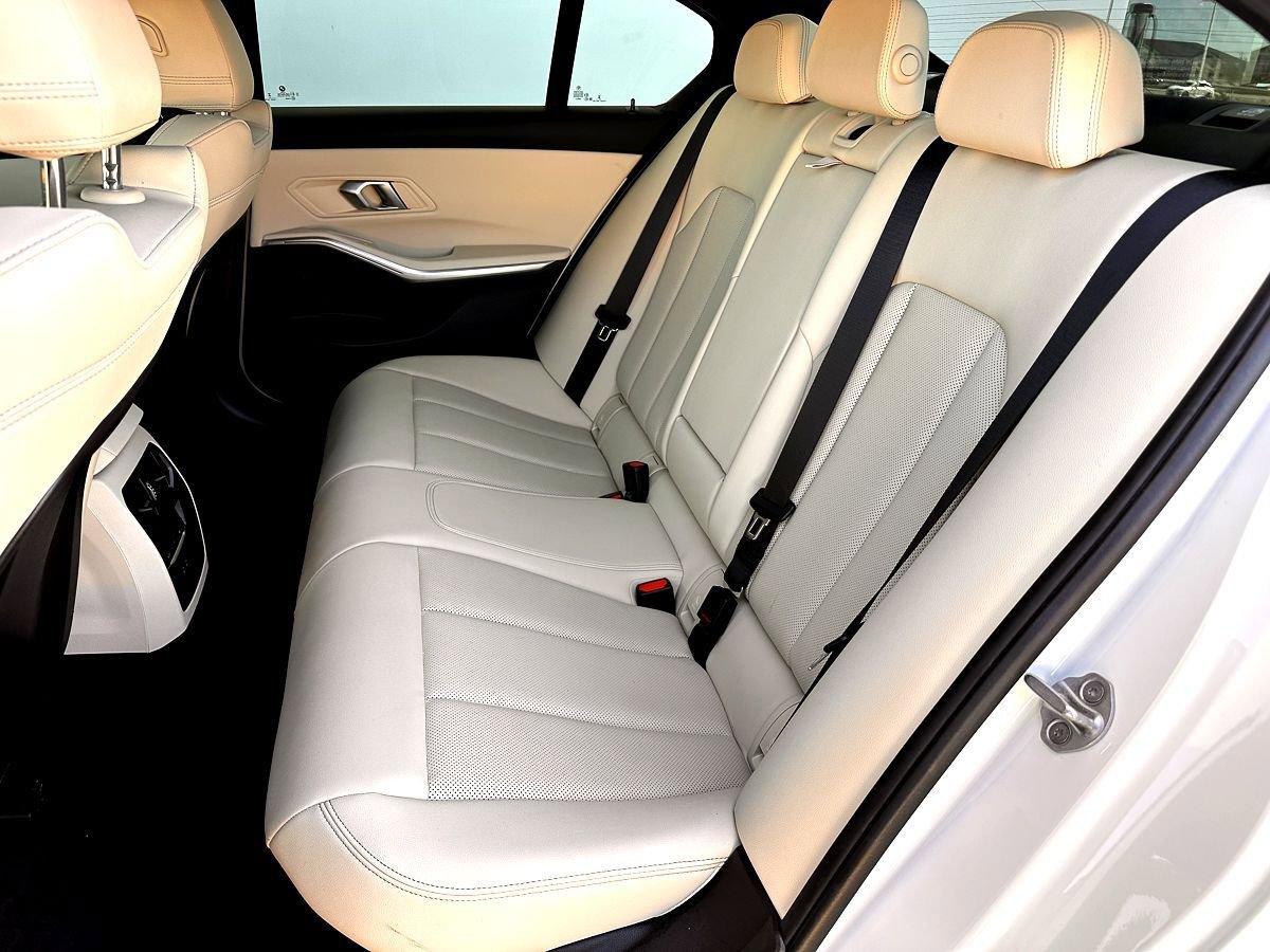 Certified 2024 BMW 330i Sedan w/ Convenience Package image 18