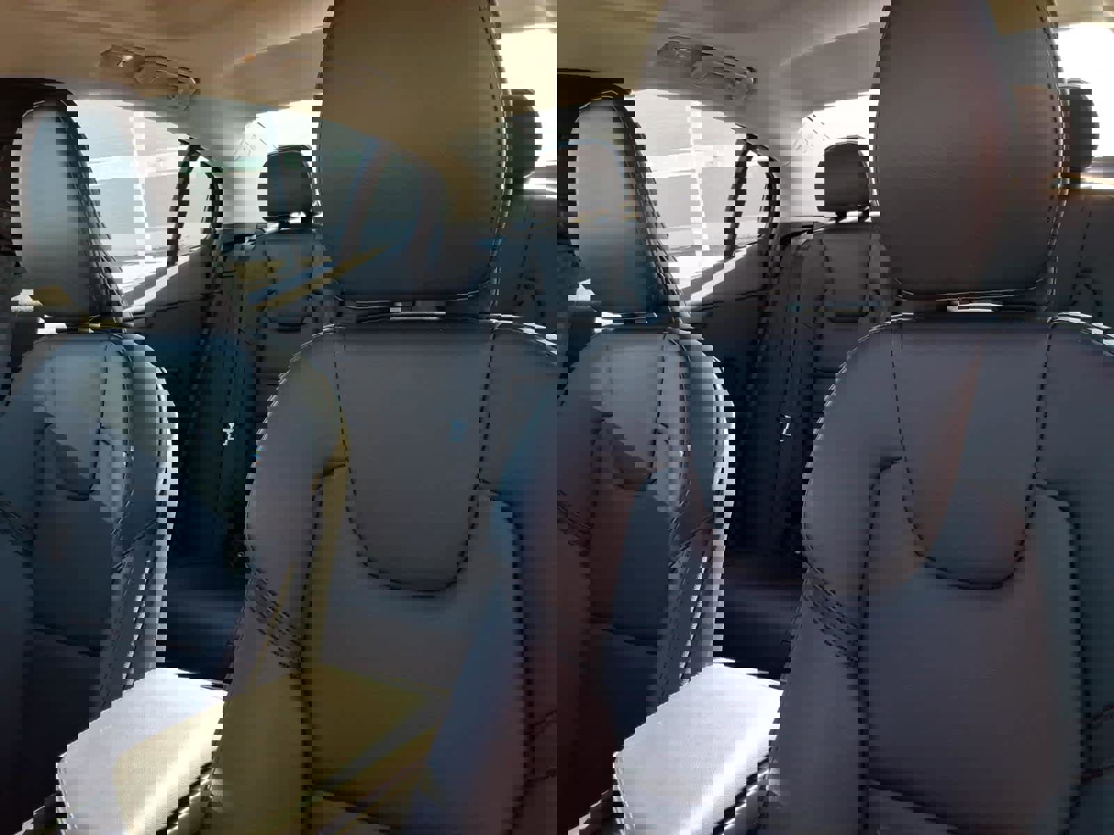 Used 2025 Volvo S60 B5 Core image 26