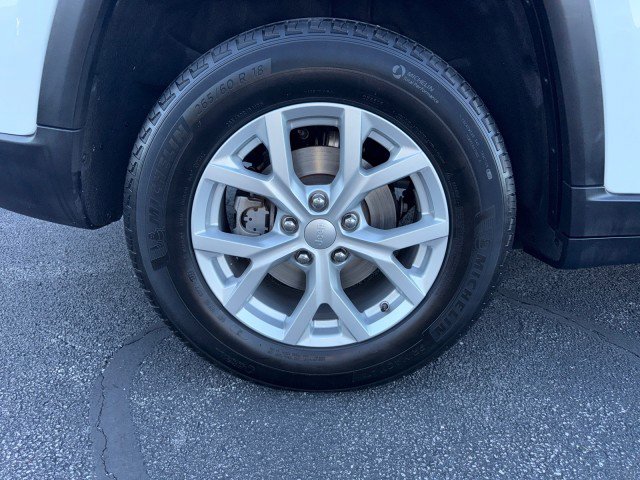 Used 2024 Jeep Grand Cherokee Limited image 11