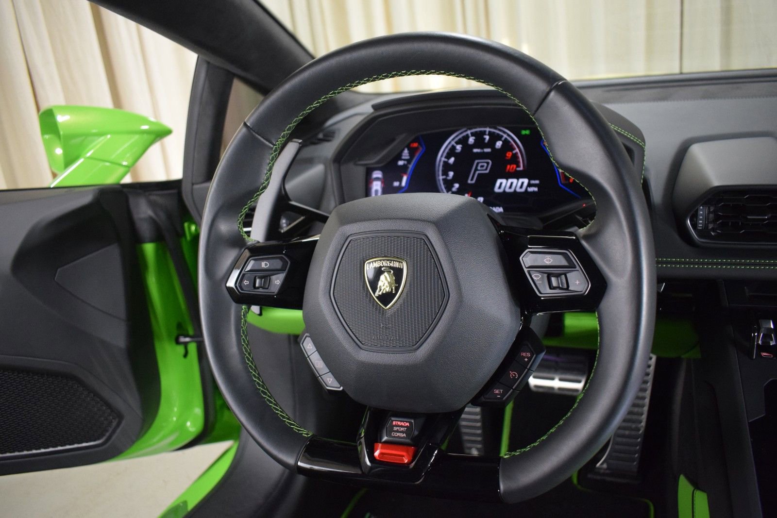 Used 2020 Lamborghini Huracan EVO image 26