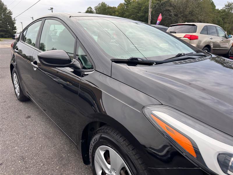 Used 2018 Kia Forte LX image 17