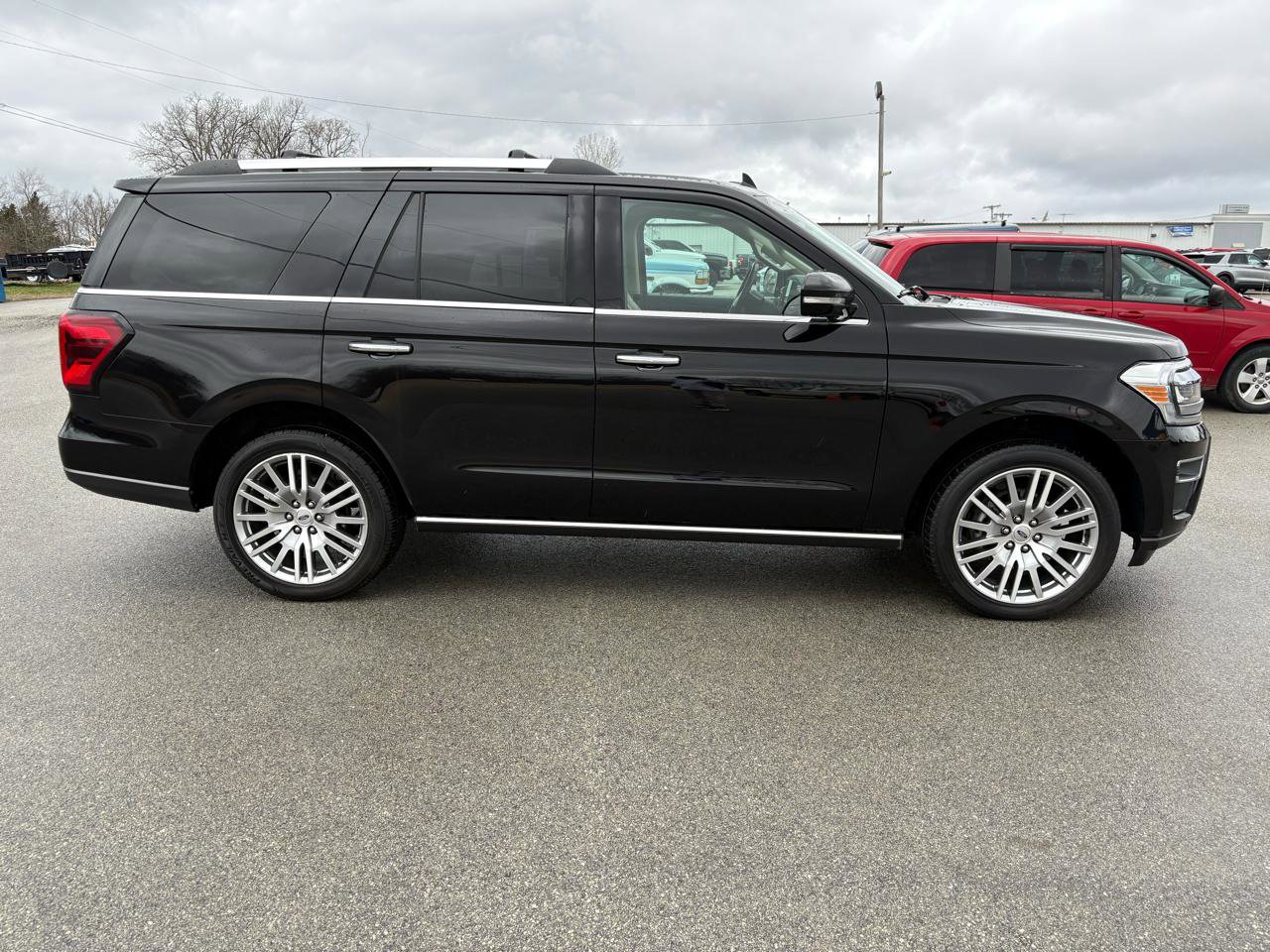 Certified 2024 Ford Expedition Limited image 2