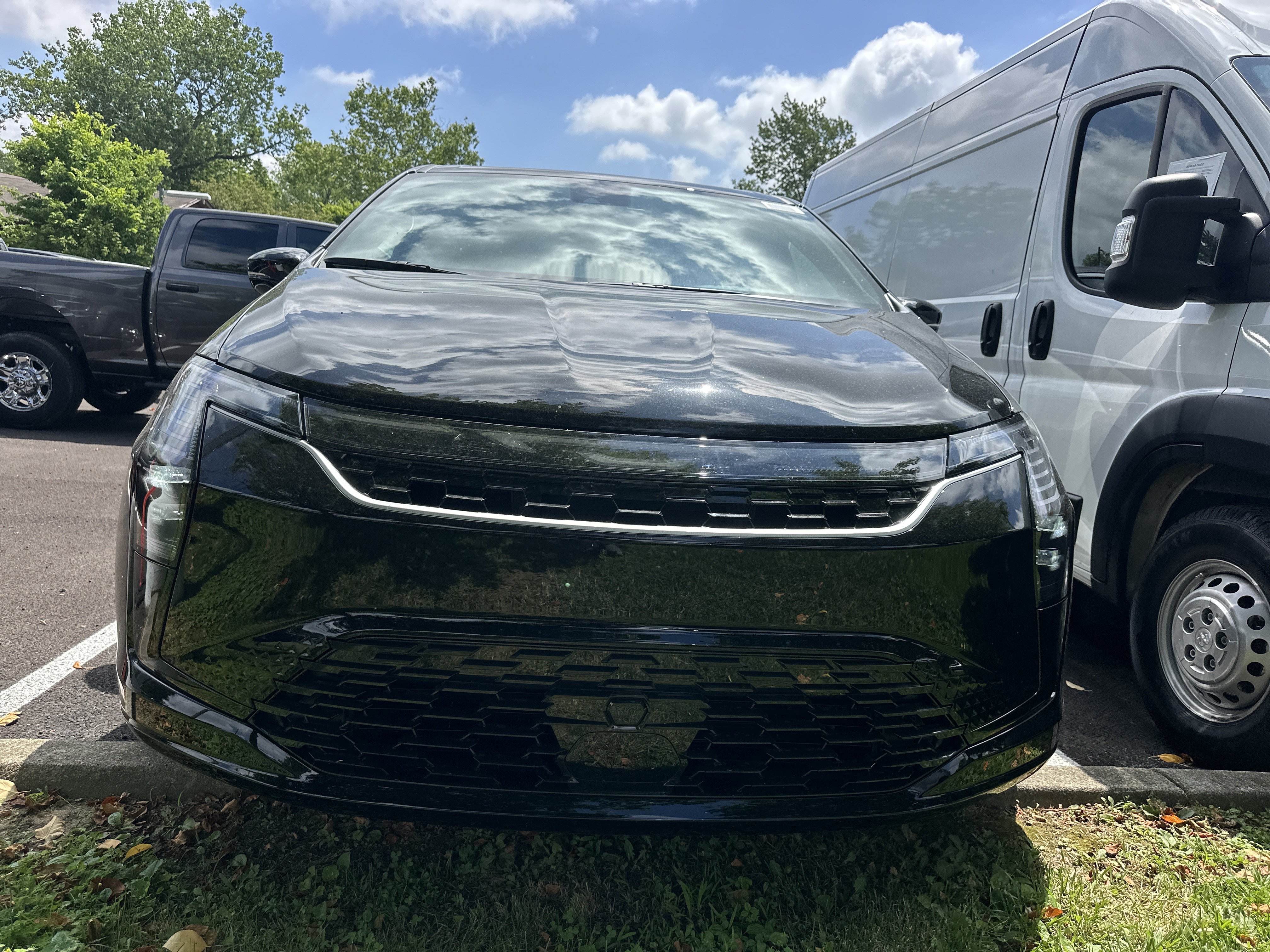 New 2027 Chrysler Pacifica Limited w/ Family Tech Group FWD image 20