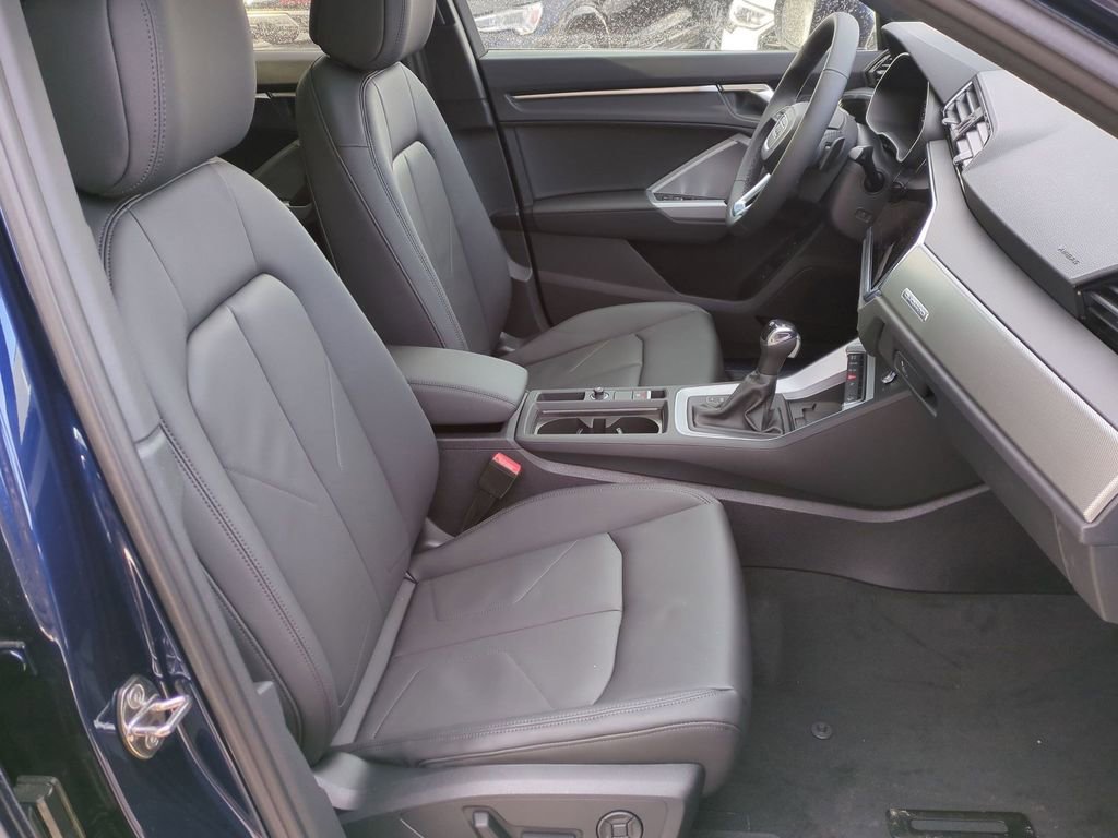 New 2025 Audi Q3 2.0T Premium image 24
