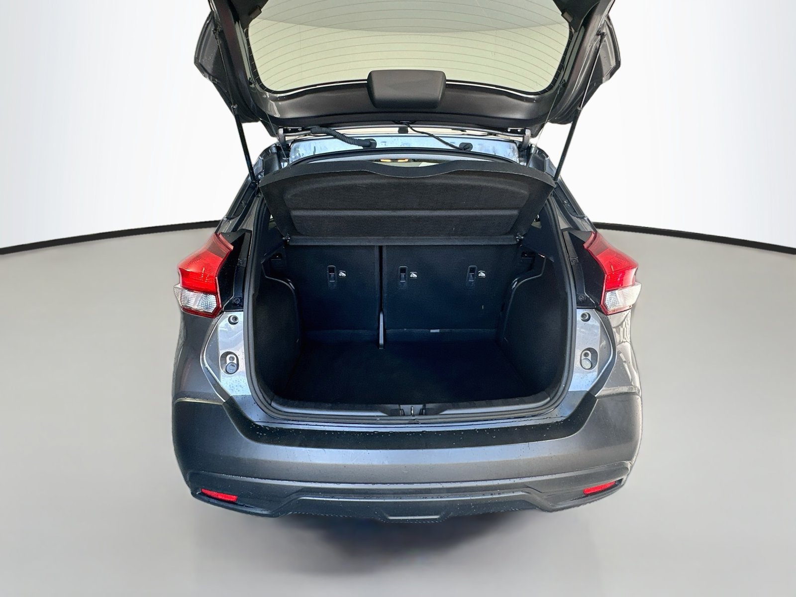 Used 2019 Nissan Kicks S FWD image 23