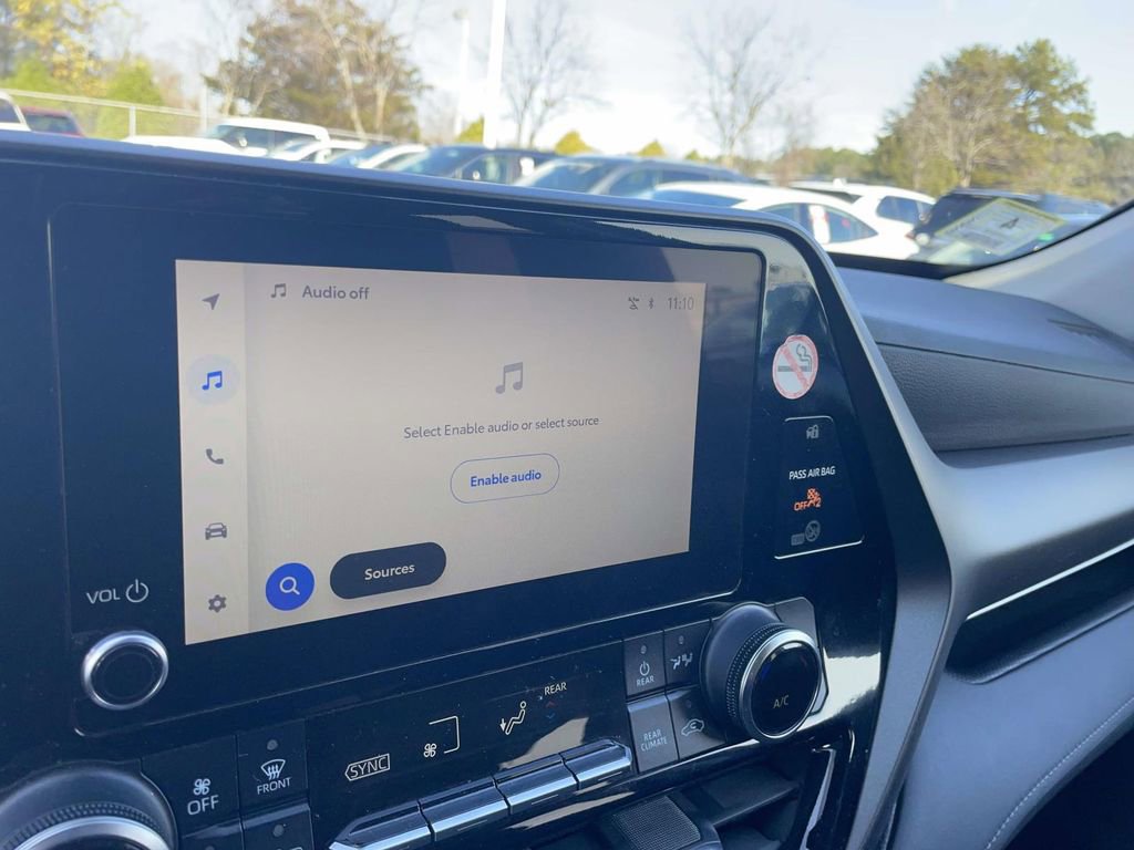 Used 2023 Toyota Highlander LE image 40