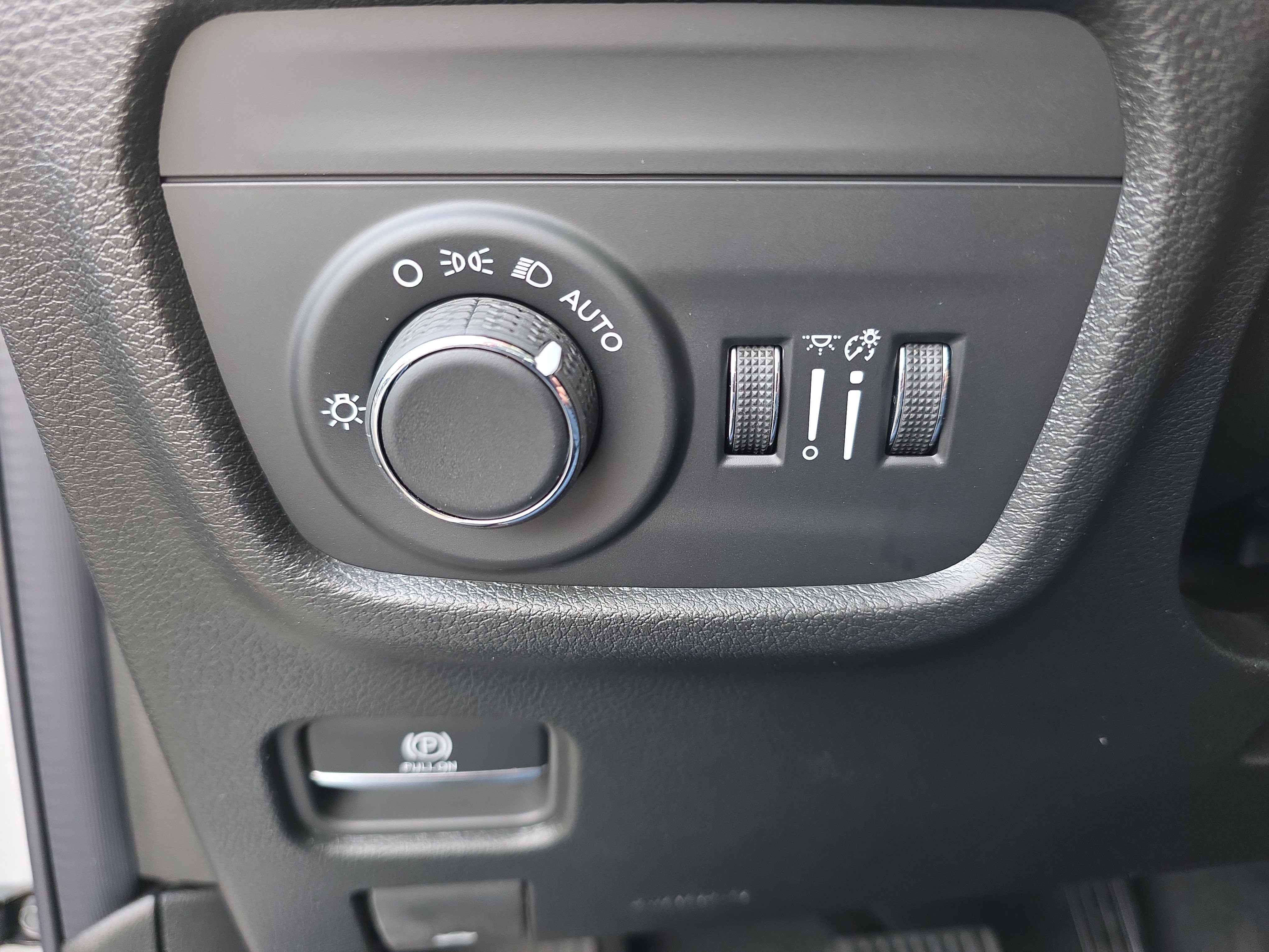 New 2025 Jeep Grand Cherokee L Altitude image 12