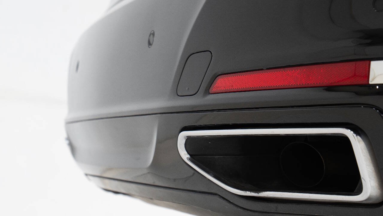 Used 2021 BMW 740i w/ Premium Package RWD image 14