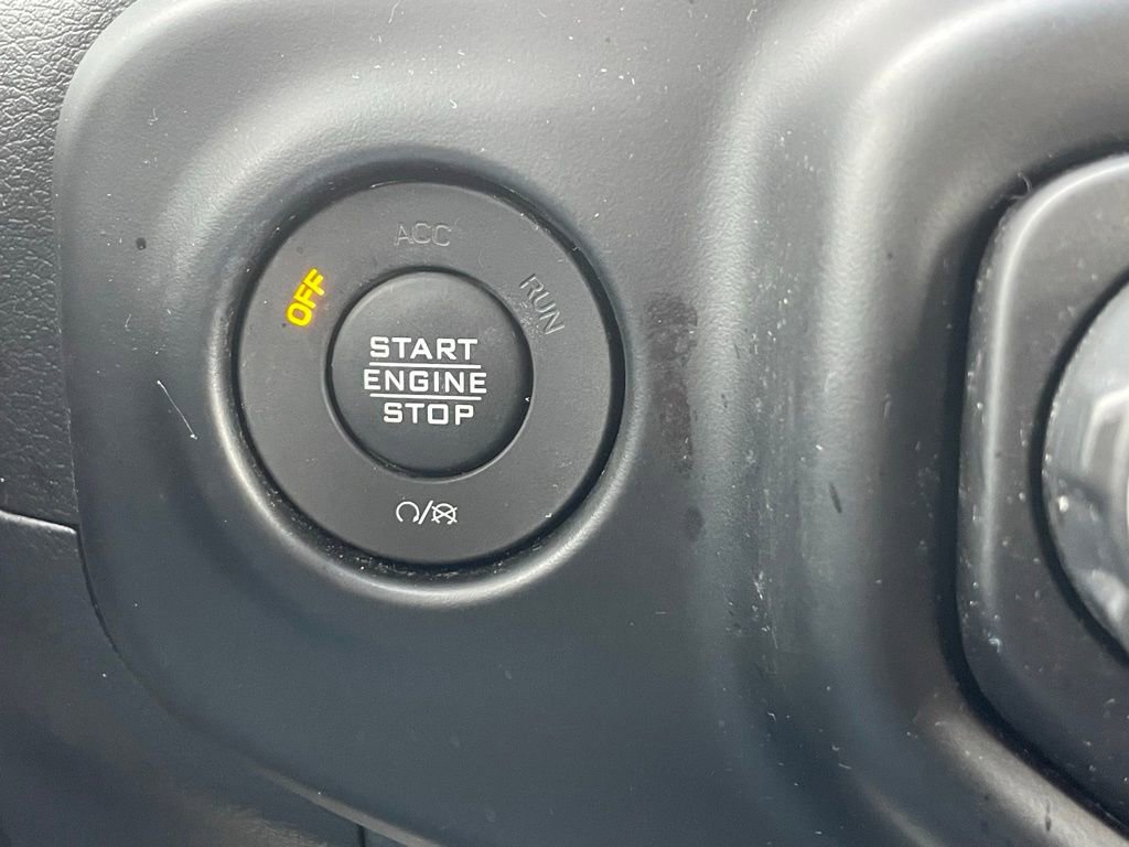 Used 2022 Jeep Gladiator Willys image 34