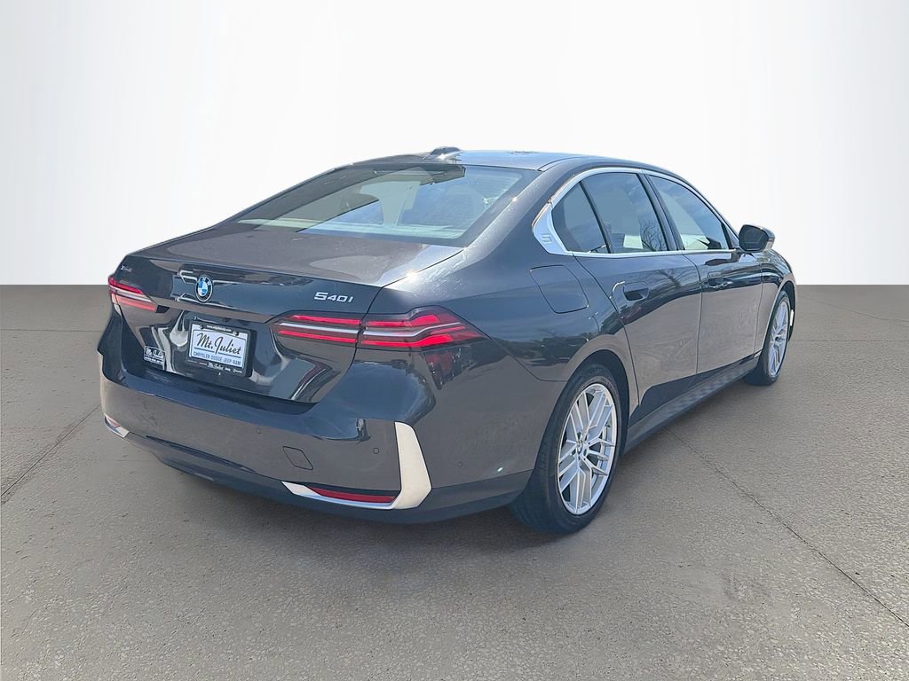 Used 2025 BMW 540i xDrive image 4