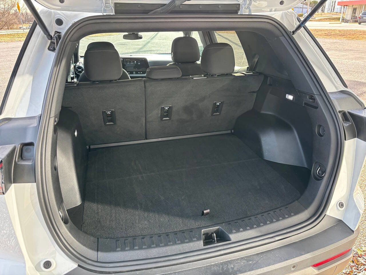 Used 2025 Chevrolet Equinox LT image 23