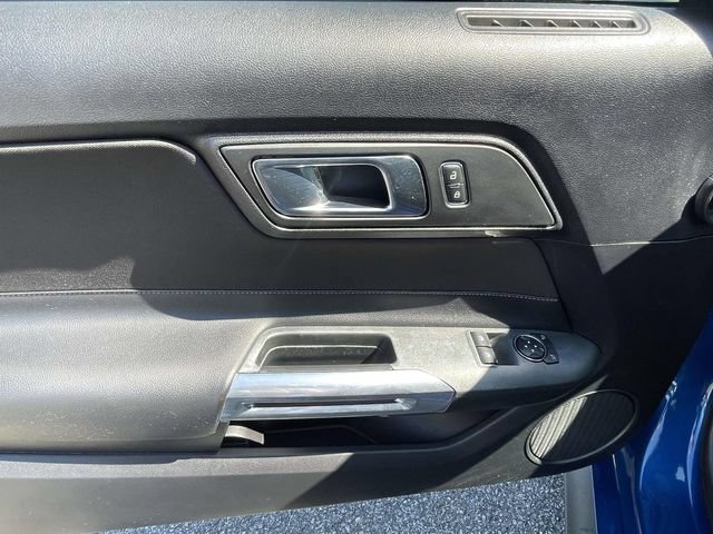 Used 2018 Ford Mustang Coupe RWD image 15