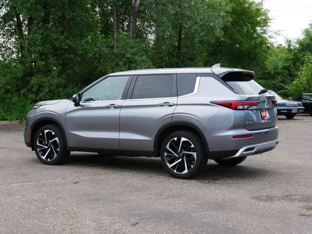 Used 2024 Mitsubishi Outlander SE AWD/4WD image 4