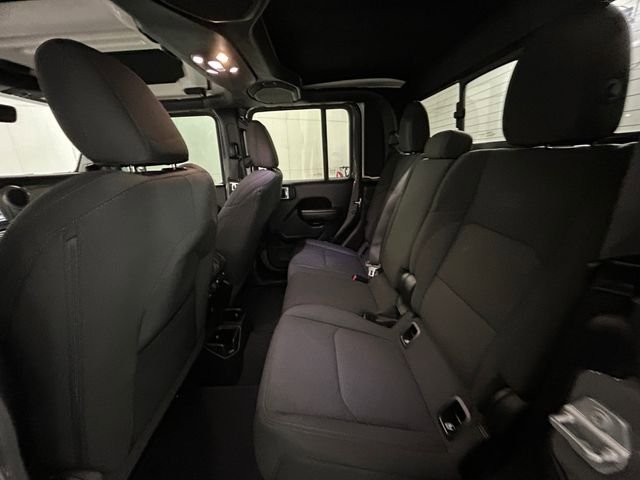 Used 2022 Jeep Gladiator Sport AWD/4WD image 19