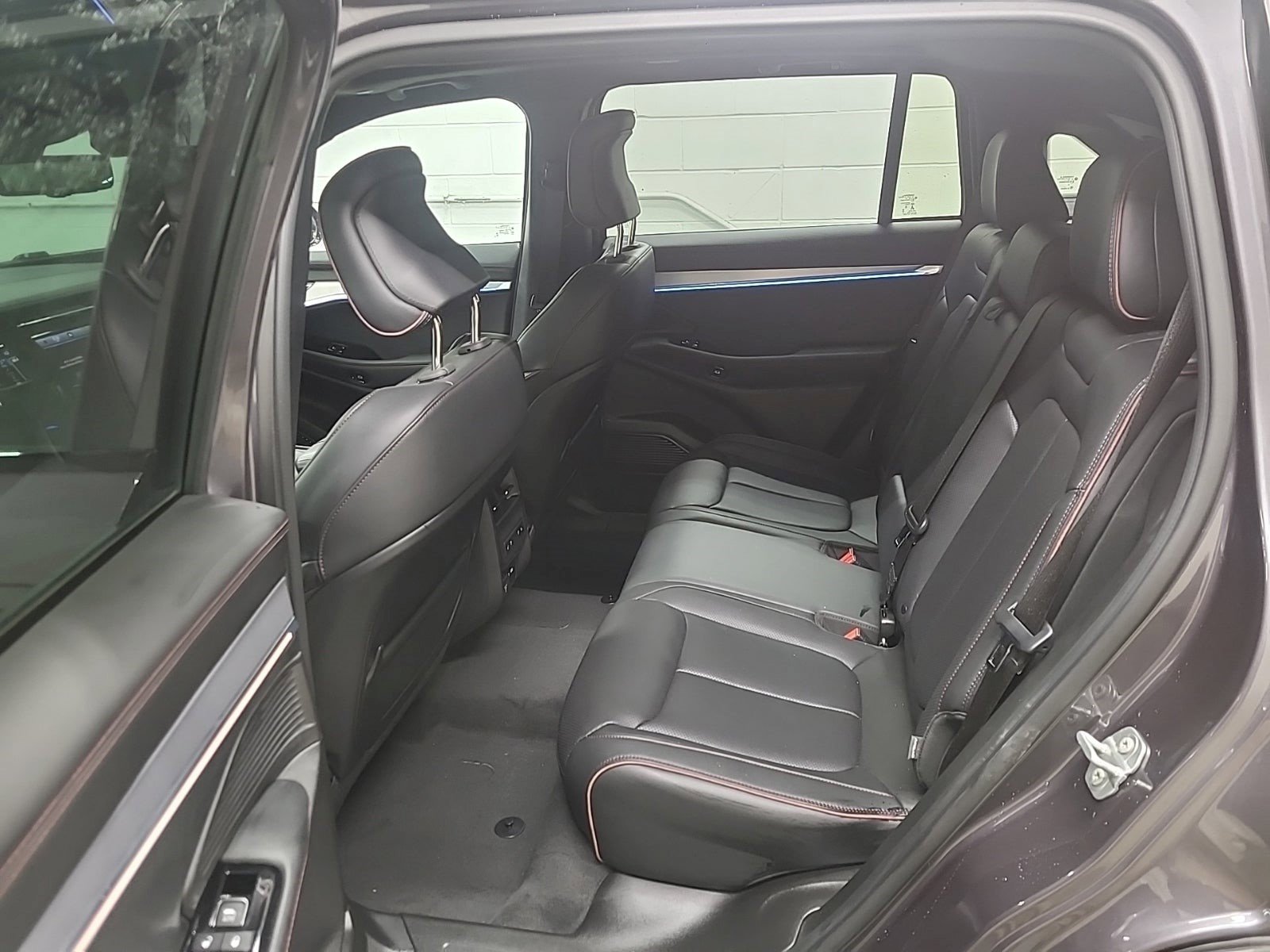 Used 2024 Jeep Wagoneer Launch Edition image 10