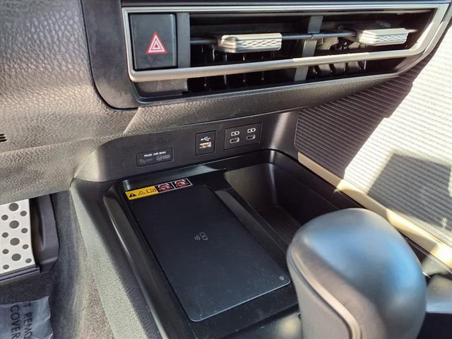 Used 2025 Toyota Camry SE image 17