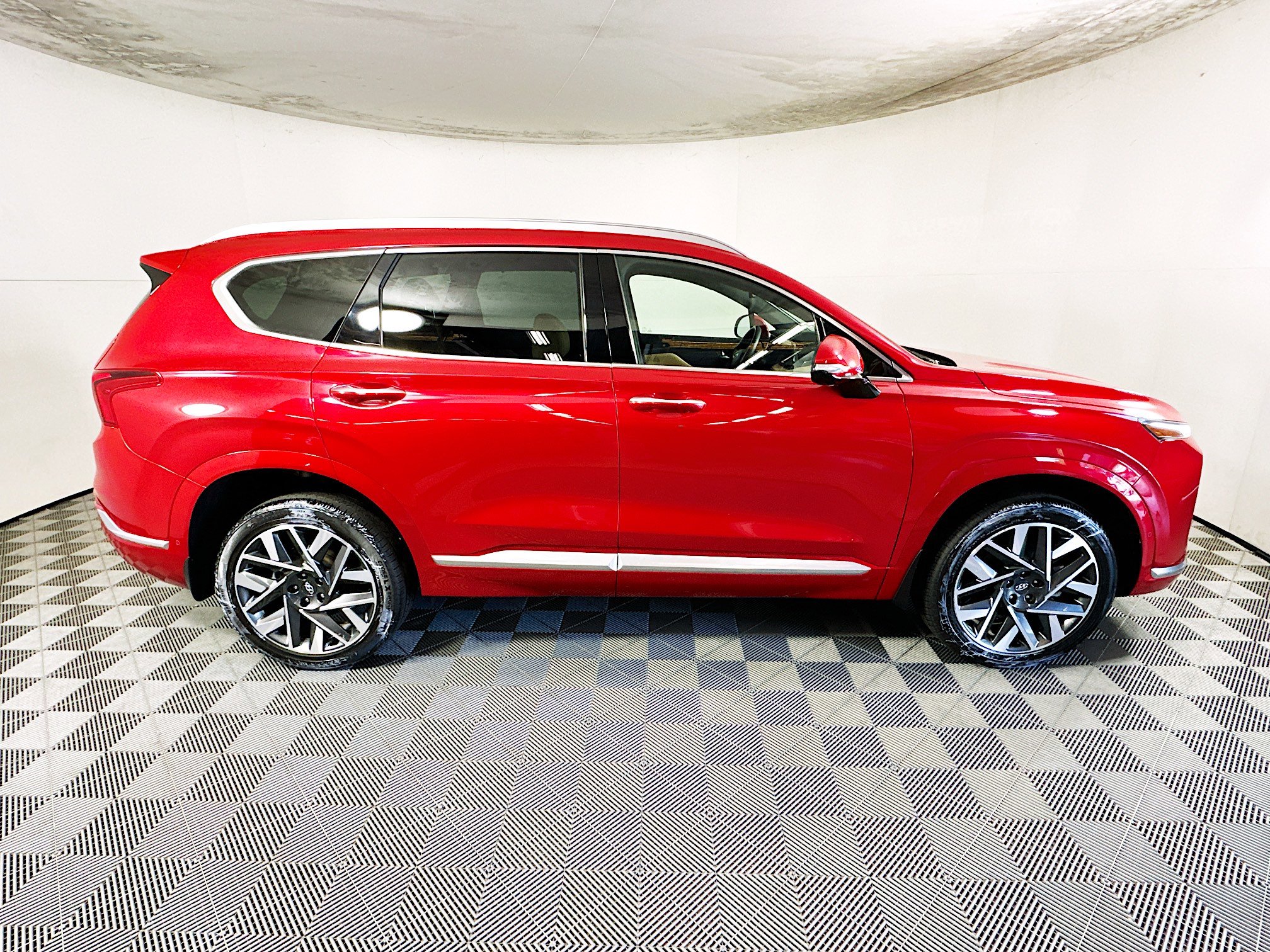 Used 2023 Hyundai Santa Fe Calligraphy AWD/4WD image 2