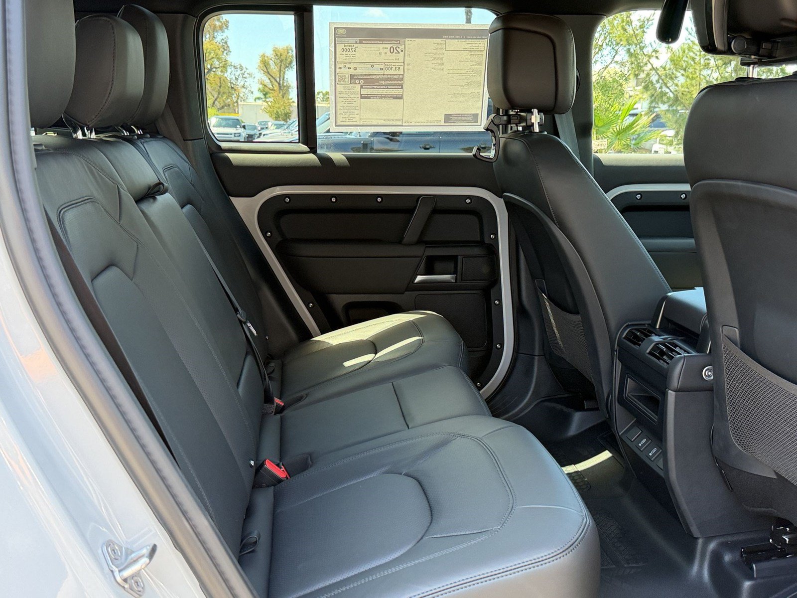 New 2026 Land Rover Defender 110 X-Dynamic SE AWD/4WD image 31
