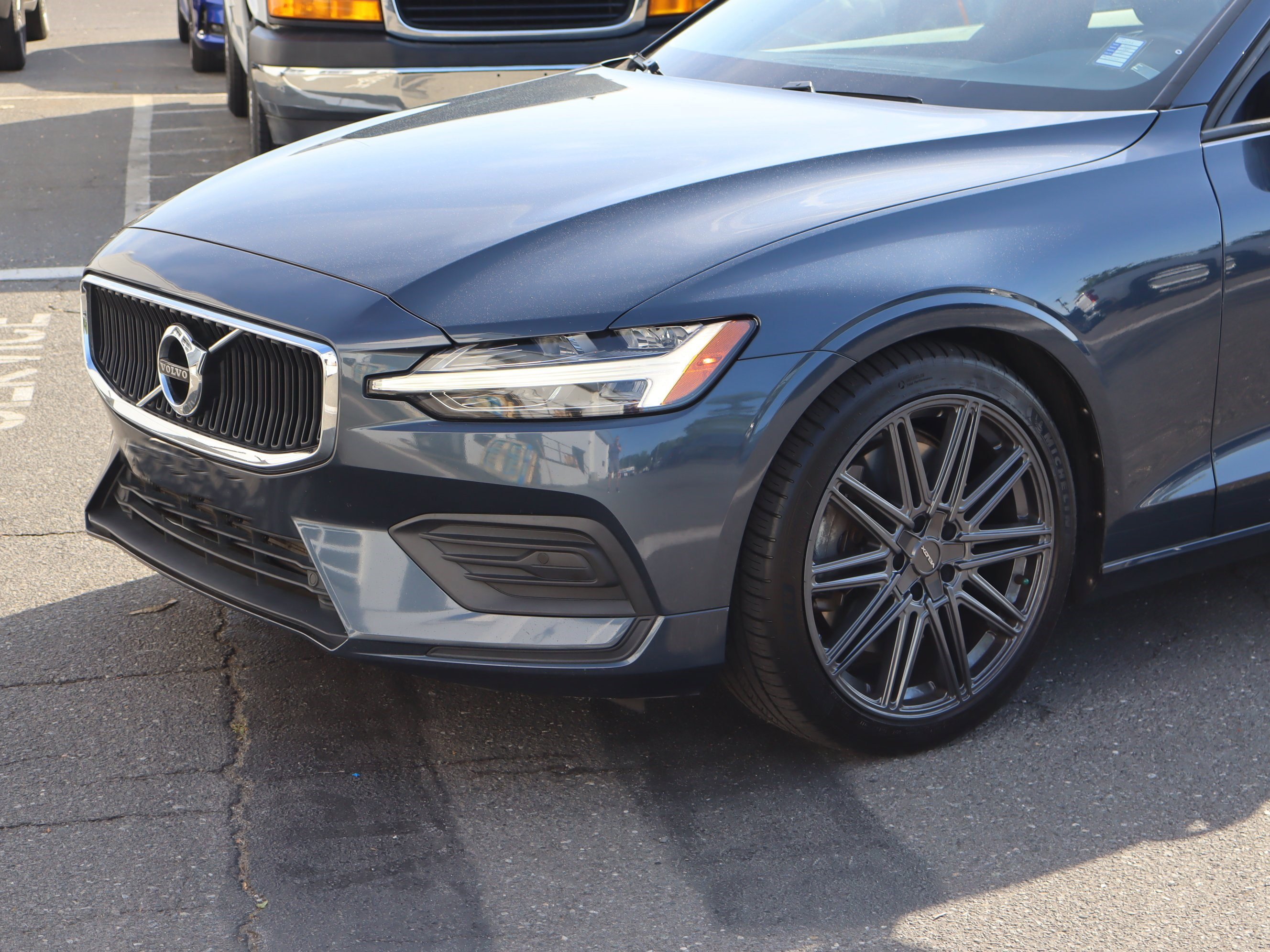 Used 2020 Volvo S60 T6 Momentum image 6