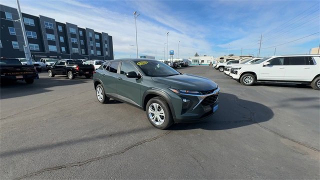 Certified 2025 Chevrolet Trax LS image 2