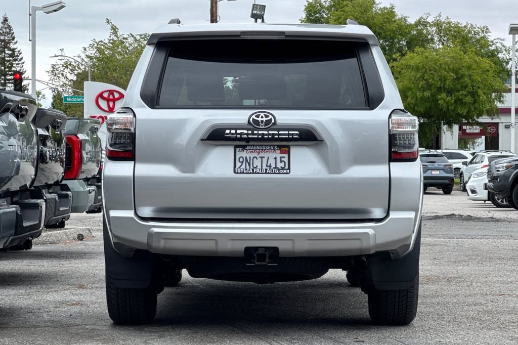 Certified 2024 Toyota 4Runner TRD Off-Road Premium w/ Moonroof Package AWD/4WD image 4