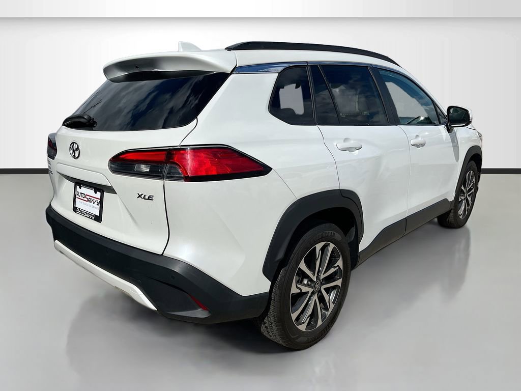 Used 2023 Toyota Corolla Cross XLE w/ Convenience Package FWD image 7