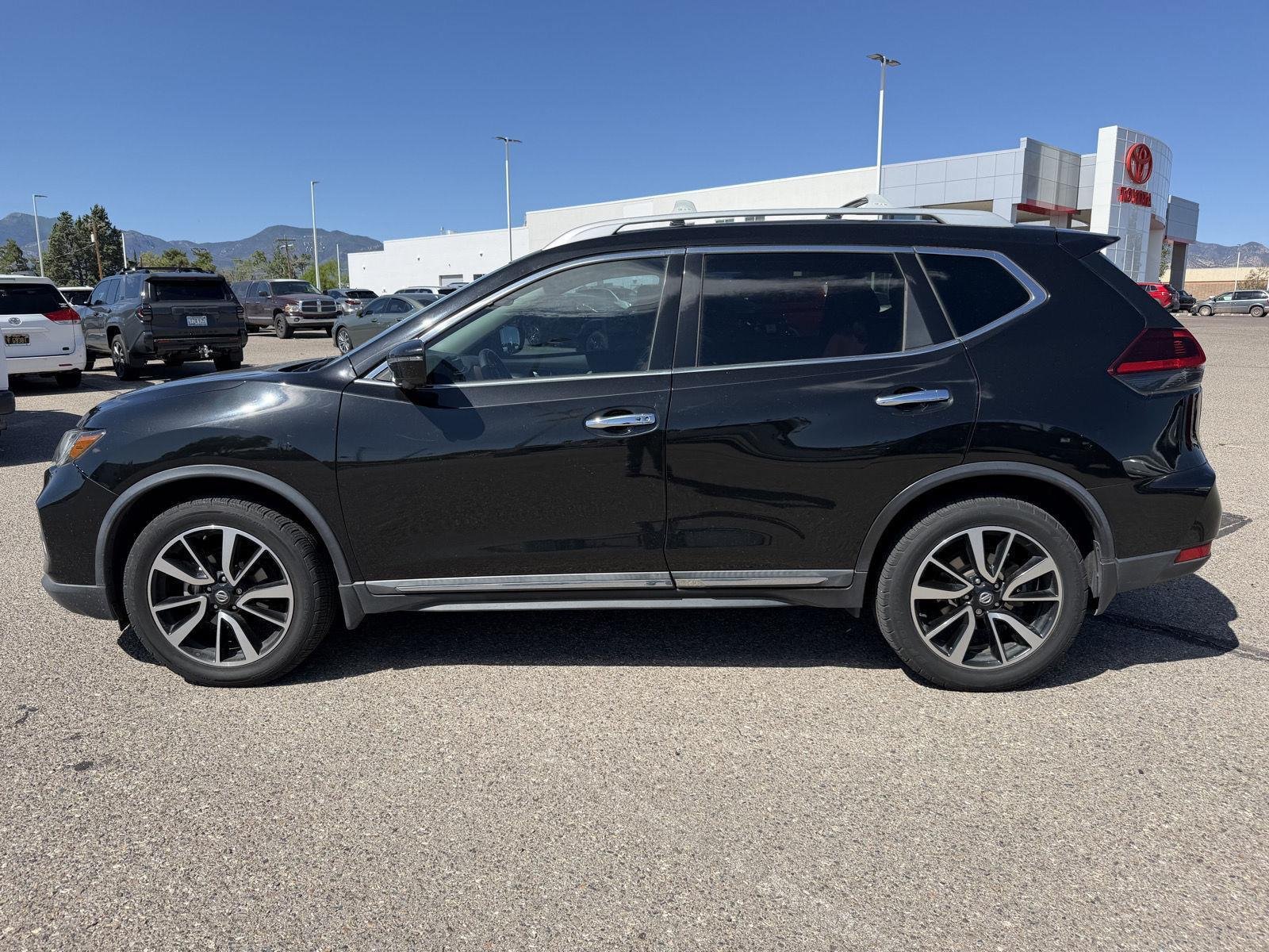Used 2019 Nissan Rogue SL w/ Premium Package AWD/4WD image 3
