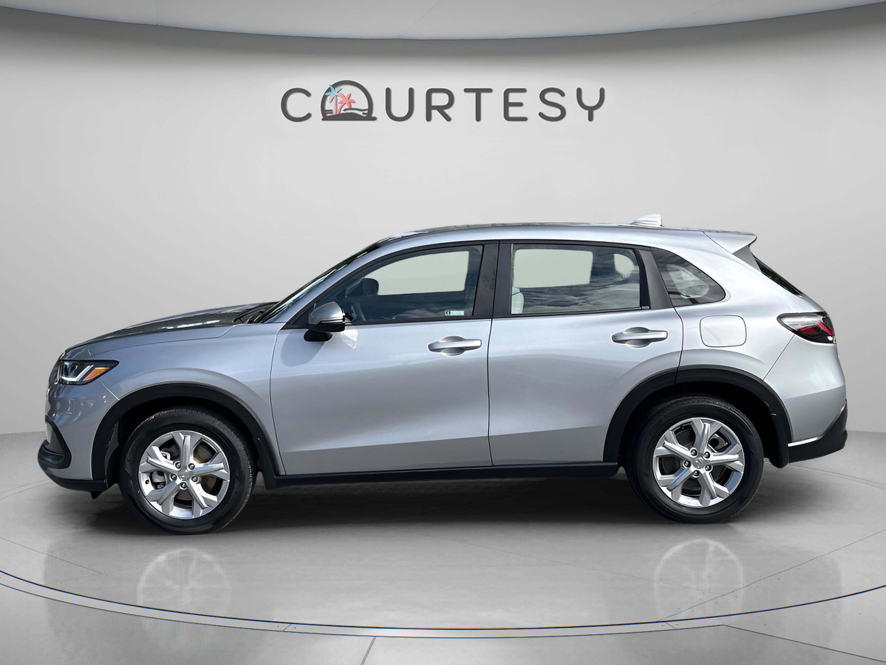 Used 2023 Honda HR-V LX image 4